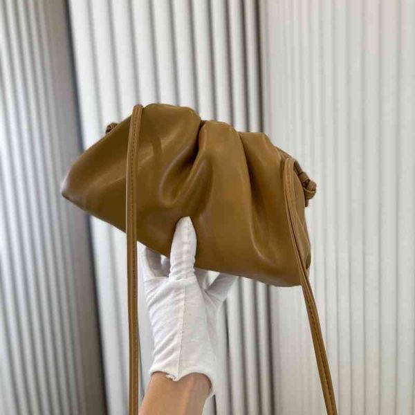 designer cassette leather women woven bags luxurious bottegaas chain fashion tote tofu casual square dumpling ladies vintage pillow bags 4xu
designer cassette leather women woven bags luxurious bottegaas chain fashion tote tofu casual square dumpling ladies vintage pillow bags 4xu