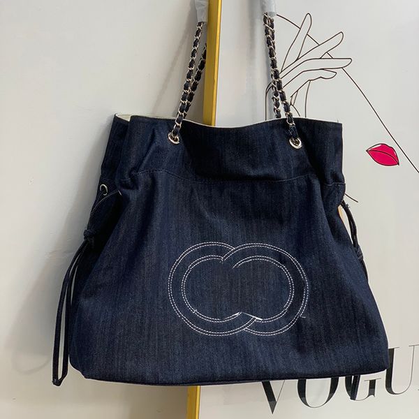 designer channelity bags for women black handbag leather chain slant shoulder clutch totes bag cc double letters solid hasp waist square str
designer channelity bags for women black handbag leather chain slant shoulder clutch totes bag cc double letters solid hasp waist square str