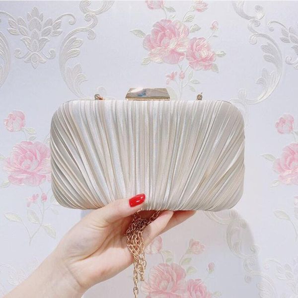 water ripple chain clutch envelope evening bag women 's handbag 2022 elegant hand bags frame
water ripple chain clutch envelope evening bag women 's handbag 2022 elegant hand bags frame