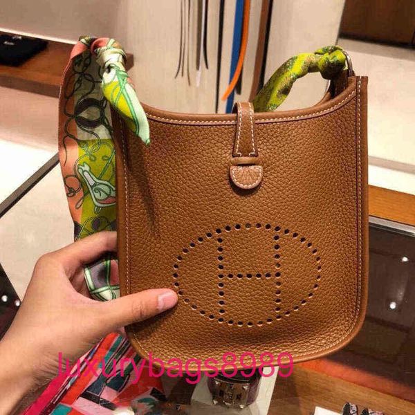 2022 designer bags evelin new herme mini messenger bag togo leather lychee pattern h buc f7wm
2022 designer bags evelin new herme mini messenger bag togo leather lychee pattern h buc f7wm