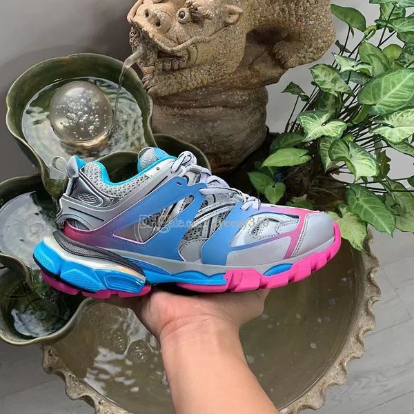 casual shoe mens sneaker leather trainer sneakers trainers shoes designers track 3.0 led light womens luxury gomma nylon printed men light, Black
casual shoe mens sneaker leather trainer sneakers trainers shoes designers track 3.0 led light womens luxury gomma nylon printed men light, Black