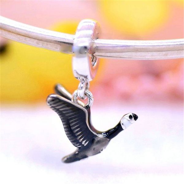100% 925 sterling silver canadian goose & maple leaf dangle charm bead fits european pandora jewelry charm bracelets, Black
100% 925 sterling silver canadian goose & maple leaf dangle charm bead fits european pandora jewelry charm bracelets, Black