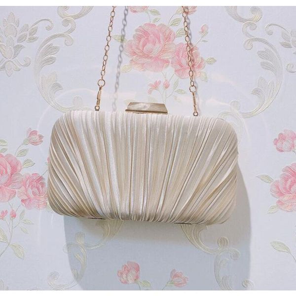 wrinkle chain clutch envelope evening bag women 's handbag 2022 elegant hand bags frame
wrinkle chain clutch envelope evening bag women 's handbag 2022 elegant hand bags frame