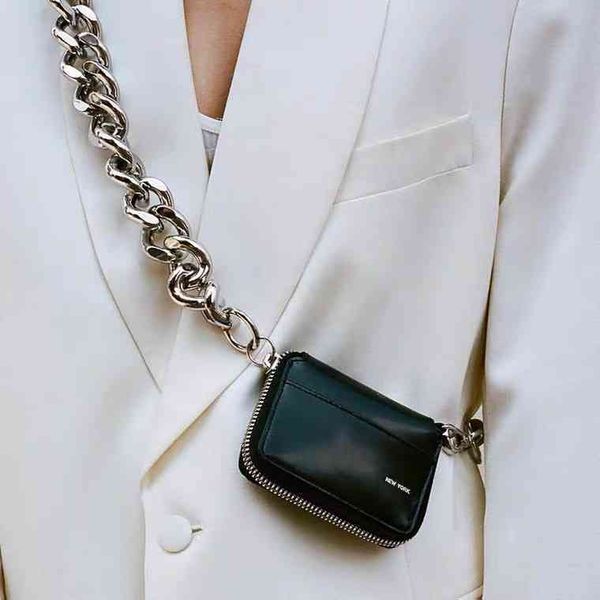 kara shoulder bags designer handbag crossbody thick chain small square bag diagonal cross women s pure black purse trend wallet 220921
kara shoulder bags designer handbag crossbody thick chain small square bag diagonal cross women s pure black purse trend wallet 220921
