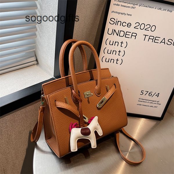 designer bags luxury genuine leather herme women's handbags high class small bag 2022 autumn and winter new women's popular messen
designer bags luxury genuine leather herme women's handbags high class small bag 2022 autumn and winter new women's popular messen
