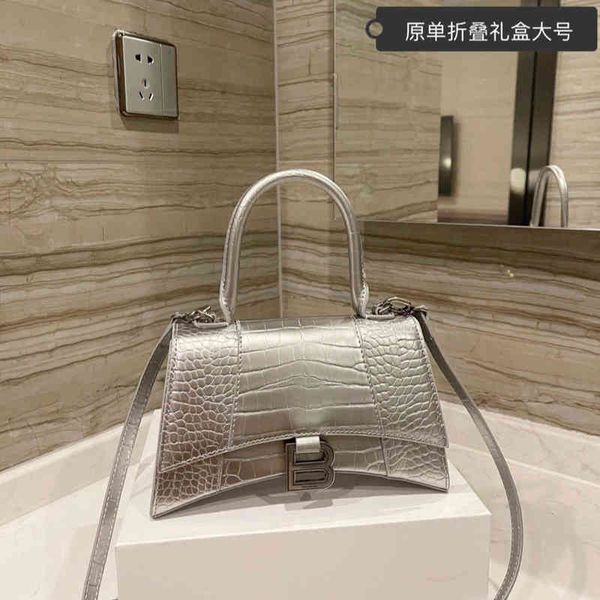 balencigas bags hourglass correct bags women luxurys hand portable messenger leather head fashionable women's crescent
balencigas bags hourglass correct bags women luxurys hand portable messenger leather head fashionable women's crescent