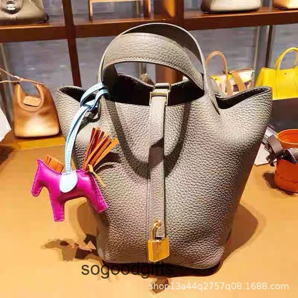 original designer herms handbag women s deigner bag picotin lock tote leather 2023 new type vegetable baket mother largecvn e65m
original designer herms handbag women s deigner bag picotin lock tote leather 2023 new type vegetable baket mother largecvn e65m