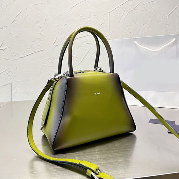 shiny leather handbag tote bag zipper closure brand letters removable shoulder strap silver hardware women crossbody bags gradient handbags
shiny leather handbag tote bag zipper closure brand letters removable shoulder strap silver hardware women crossbody bags gradient handbags