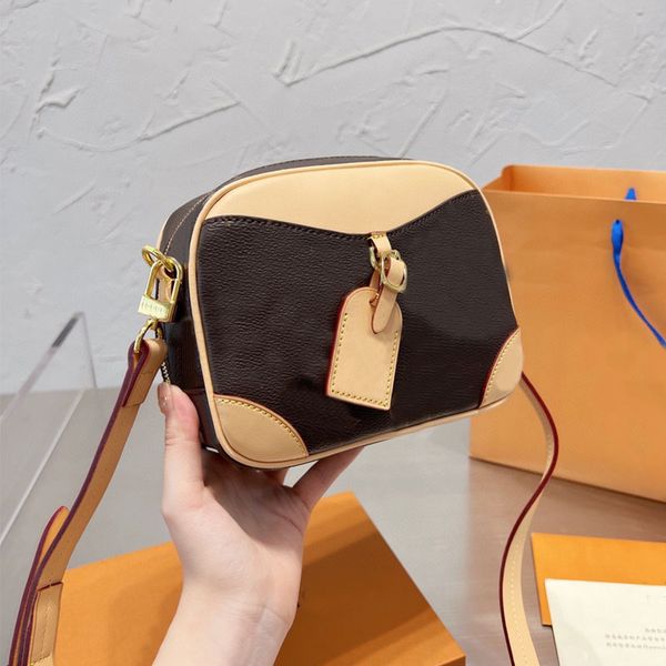 handbag designer bagcrossbody mini bag shoulder nurse camera bags messenger woman handbags clutch small purse fashion letter old flower gold
handbag designer bagcrossbody mini bag shoulder nurse camera bags messenger woman handbags clutch small purse fashion letter old flower gold