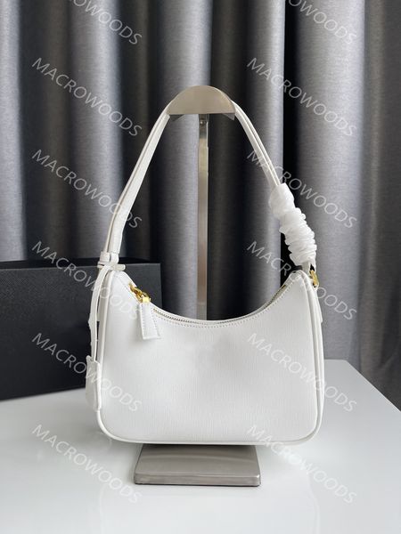 luxury leather mini bag for women cowhide mobile phone bag designer triangle logo handbag 1bc204 zipper closure fashion metal hardware shoul
luxury leather mini bag for women cowhide mobile phone bag designer triangle logo handbag 1bc204 zipper closure fashion metal hardware shoul