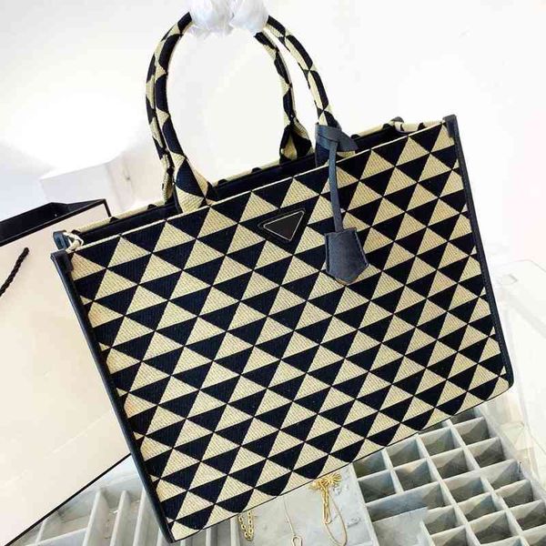 designer luxury women the tote bag fashion versatile handbags shoulder crossbody bags purse telfars totes large capacity saddle wallets 7a e
designer luxury women the tote bag fashion versatile handbags shoulder crossbody bags purse telfars totes large capacity saddle wallets 7a e