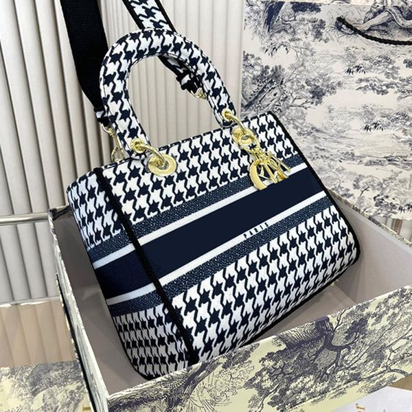 high version lady bag handbags designer bag women tote shoulder bags totes bagg calfskin classic
high version lady bag handbags designer bag women tote shoulder bags totes bagg calfskin classic