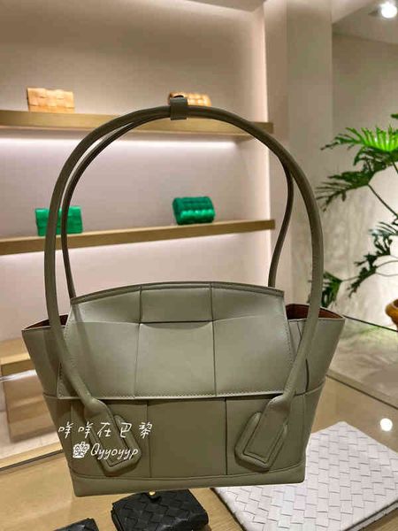 shoulder bag women crossbody bottage venates backpack purse handbags seam leather ladies metal chain classic woven messenger bag luxurys des
shoulder bag women crossbody bottage venates backpack purse handbags seam leather ladies metal chain classic woven messenger bag luxurys des