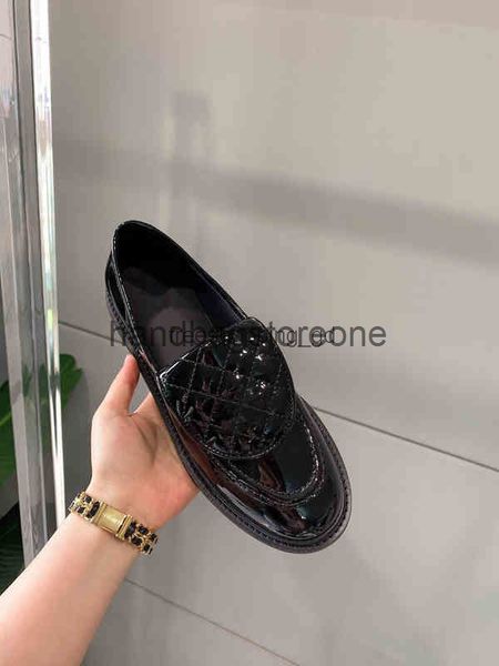 28% off 2022 slippers sandals fashion autumn/winter new single women's leather retro flat shoes go out to travel, Black
28% off 2022 slippers sandals fashion autumn/winter new single women's leather retro flat shoes go out to travel, Black