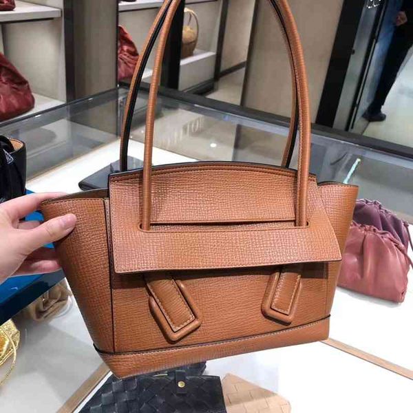 shoulder bag women crossbody bottage venates backpack purse handbags seam leather ladies metal chain classic woven messenger bag luxurys des
shoulder bag women crossbody bottage venates backpack purse handbags seam leather ladies metal chain classic woven messenger bag luxurys des