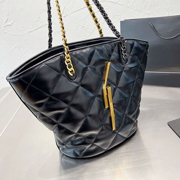 chain leather shoulder bag shopping handbags large tote bags fashion genuine leather diamond lattice pouch gold big letter decorate travel 5
chain leather shoulder bag shopping handbags large tote bags fashion genuine leather diamond lattice pouch gold big letter decorate travel 5