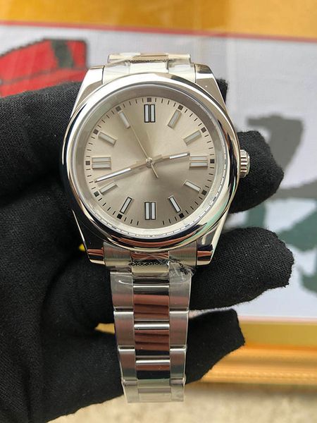 men's watch master design classic appearance sapphire mirror exquisite workmanship mechanical movement stainless steel case., Slivery;brown
men's watch master design classic appearance sapphire mirror exquisite workmanship mechanical movement stainless steel case., Slivery;brown