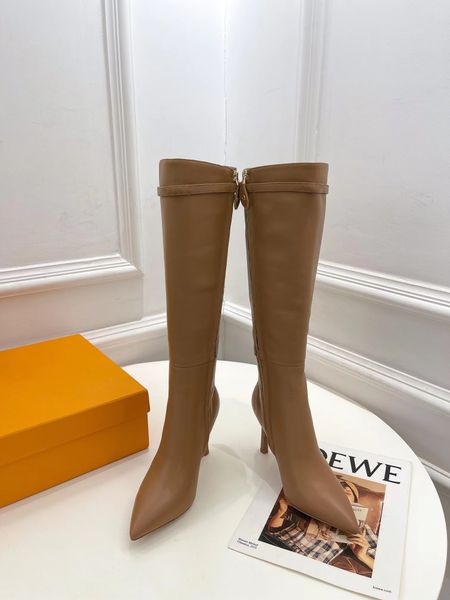 2022 8.5cm thin high heels boots fashion comfortable pointed toes boots stiletto short luxury brand designer woman mid-calf shoes size 35-41, Black
2022 8.5cm thin high heels boots fashion comfortable pointed toes boots stiletto short luxury brand designer woman mid-calf shoes size 35-41, Black