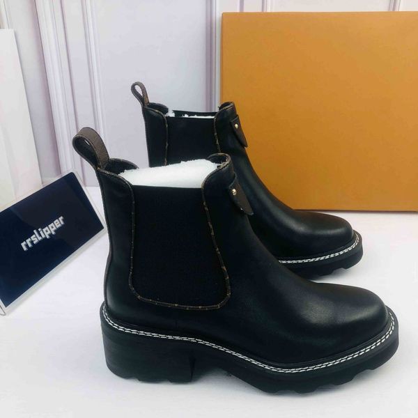 r women's boots fashion luxury black lacquer classic western work martin boots outdoor casual shoes party sneakers box sizes 35-40
r women's boots fashion luxury black lacquer classic western work martin boots outdoor casual shoes party sneakers box sizes 35-40