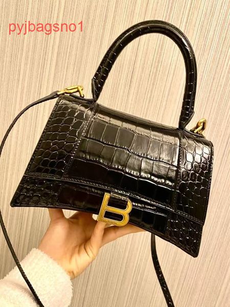 designer balencig shoulder bags online sale cross body 2022 new niche designer b-shaped hourglass
designer balencig shoulder bags online sale cross body 2022 new niche designer b-shaped hourglass