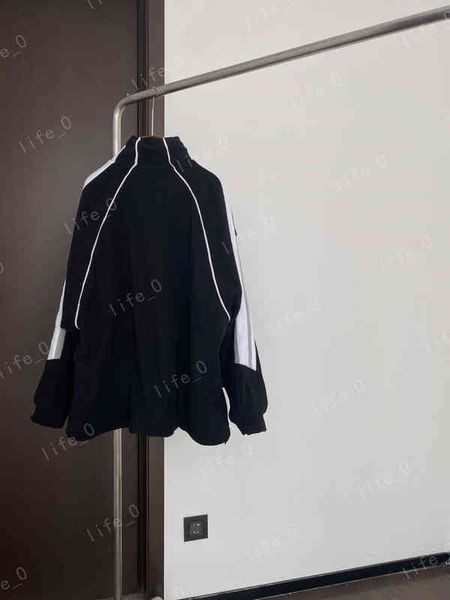 womens designer jackets geometric pattern embroidered zipper coats long sleeve stand collar casual outerwear fashion women jacket 1970, Black;brown
womens designer jackets geometric pattern embroidered zipper coats long sleeve stand collar casual outerwear fashion women jacket 1970, Black;brown