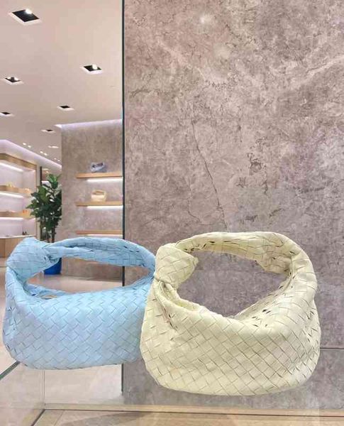 shoulder bag women crossbody bottage venates backpack purse handbags seam leather ladies metal chain classic woven messenger bag luxurys des
shoulder bag women crossbody bottage venates backpack purse handbags seam leather ladies metal chain classic woven messenger bag luxurys des