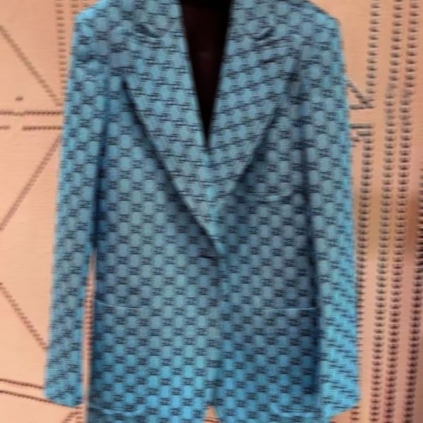 medigo-112 fashion women suit designer clothes blazer with full letters 2022 spring new released, White;black
medigo-112 fashion women suit designer clothes blazer with full letters 2022 spring new released, White;black