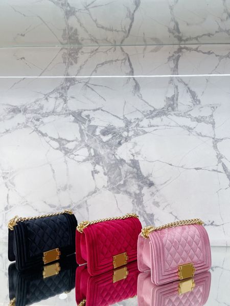 tz designer bags small fragrance wind golden hardware metal accessories velvet mom bags retro flap ladies shoulder crossbody bag fashion boy
tz designer bags small fragrance wind golden hardware metal accessories velvet mom bags retro flap ladies shoulder crossbody bag fashion boy