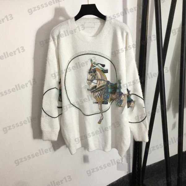 designer womens sweater diamond decorated horse letter print logo women sweaters fashion velvet crewneck long sleeve sweater 0912, White;black
designer womens sweater diamond decorated horse letter print logo women sweaters fashion velvet crewneck long sleeve sweater 0912, White;black