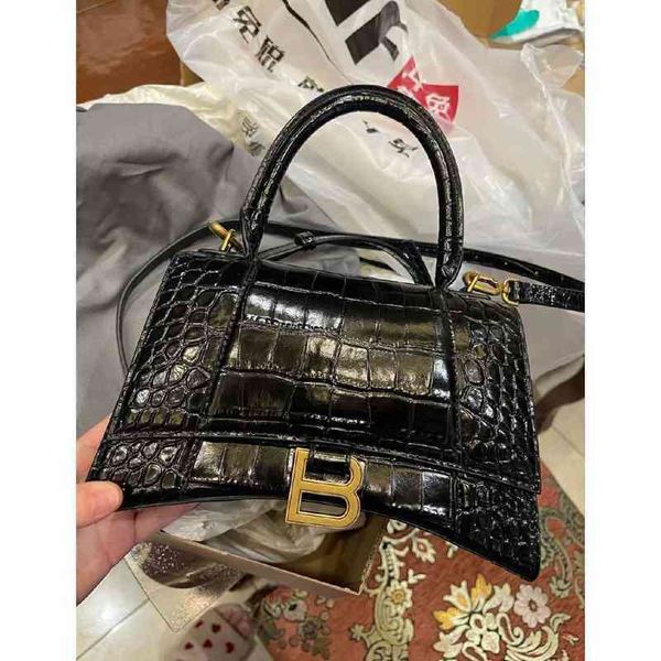 bags designer fashion bbalencaigass handbags home 2022 net bag red high version crocodile hourglass leather women's single diagonal han
bags designer fashion bbalencaigass handbags home 2022 net bag red high version crocodile hourglass leather women's single diagonal han
