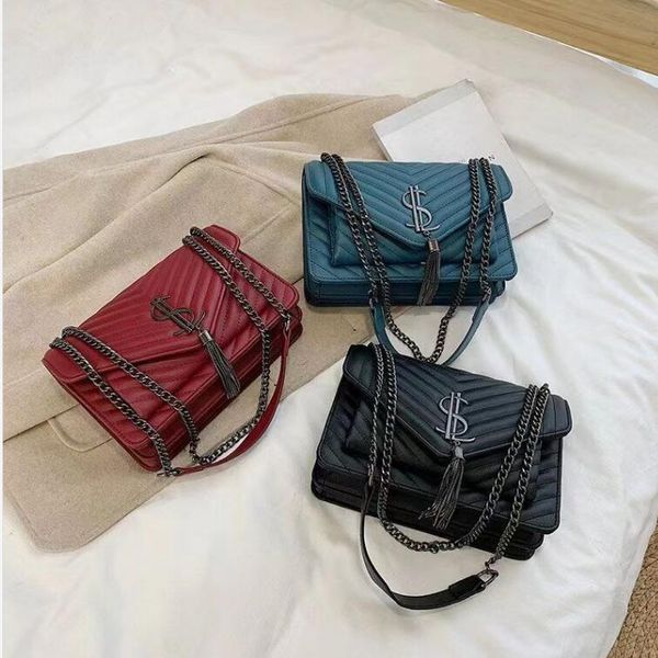 trendy bag women's 2022 autumn new one-shoulder fashion texture small square bag messenger chain embroidery thread tassel bag
trendy bag women's 2022 autumn new one-shoulder fashion texture small square bag messenger chain embroidery thread tassel bag