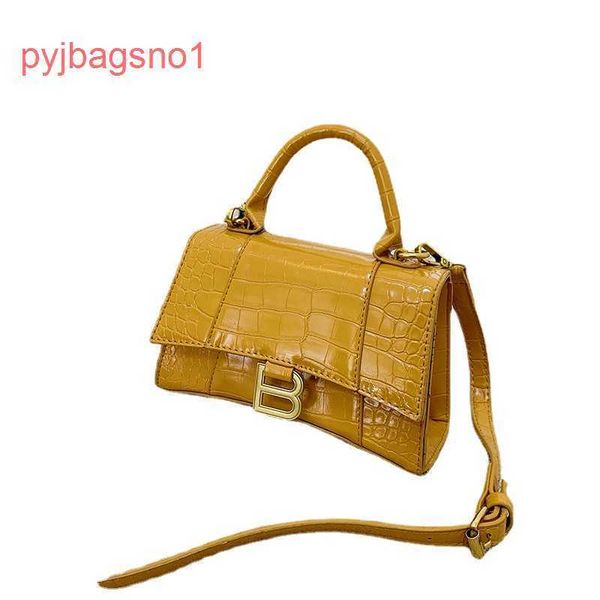 hourglass bag balencig shoulder bags online shop net red women's 2022 korean version new cross arm handle stic v3ub ricv
hourglass bag balencig shoulder bags online shop net red women's 2022 korean version new cross arm handle stic v3ub ricv