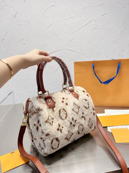 designer luxury women the tote bag fashion versatile handbags shoulder crossbody bags purse tories totes large capacity saddle wallets 7a 8m
designer luxury women the tote bag fashion versatile handbags shoulder crossbody bags purse tories totes large capacity saddle wallets 7a 8m
