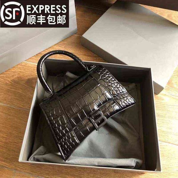 bags designer fashion bbalencaigass handbags leather crocodile bag hourglass advanced family female messenger motorcycle small handbag
bags designer fashion bbalencaigass handbags leather crocodile bag hourglass advanced family female messenger motorcycle small handbag