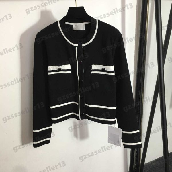 designer cardigan womens sweater heart pattern button logo women sweaters colorblock crew neck long sleeve knit cardigans jackets 0912, White;black
designer cardigan womens sweater heart pattern button logo women sweaters colorblock crew neck long sleeve knit cardigans jackets 0912, White;black
