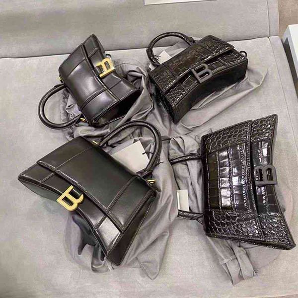 handbag balencaigass bag designer luxurys family b women 2022 fashion hourglass leather women's light brand on
handbag balencaigass bag designer luxurys family b women 2022 fashion hourglass leather women's light brand on
