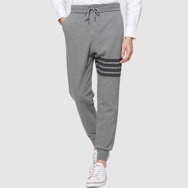 tb 2021 thom fashion brand sweatpants men cotton casual sports trousers gray striped spring autumn loose jogger track pants, White;black
tb 2021 thom fashion brand sweatpants men cotton casual sports trousers gray striped spring autumn loose jogger track pants, White;black