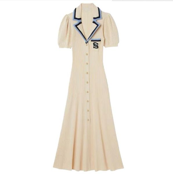 908 l 2022 autumn women's runway dress short sleeve apricot lapel neck kint dress flora print qianhe, Black
908 l 2022 autumn women's runway dress short sleeve apricot lapel neck kint dress flora print qianhe, Black