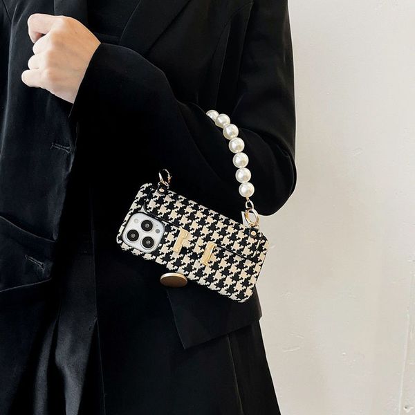 luxury mobile phone cases for iphone 14 pro max 13 plus 12 11 xr designer phone case hand bag pearl chain fashion printing cover shell new e, Silver
luxury mobile phone cases for iphone 14 pro max 13 plus 12 11 xr designer phone case hand bag pearl chain fashion printing cover shell new e, Silver
