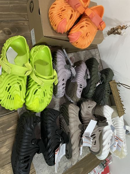 croc pollex clog sandals designer men women slippers bembury rubber jelly slides salehe urchin waterproof sandal crocodile buckle slide qual, Black
croc pollex clog sandals designer men women slippers bembury rubber jelly slides salehe urchin waterproof sandal crocodile buckle slide qual, Black