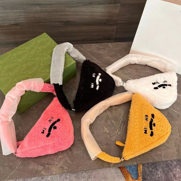 winter 2022 mini triangular bag new designer lamb wool shoulder bags for ladies luxury woman girl underarm bag womens wallet
winter 2022 mini triangular bag new designer lamb wool shoulder bags for ladies luxury woman girl underarm bag womens wallet
