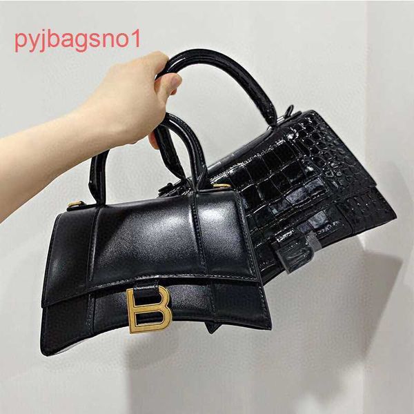 hourglass bag balencig shoulder bags online shop crocodile hand single shoulder 2022 new fashion high sense wo oxmt pc1c
hourglass bag balencig shoulder bags online shop crocodile hand single shoulder 2022 new fashion high sense wo oxmt pc1c