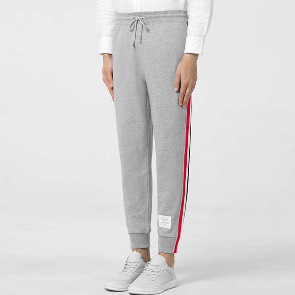 tb 2021 thom fashion brand sweatpants men slim cotton casual striped sports trousers spring autumn tracksuit bottoms track pants, White;black
tb 2021 thom fashion brand sweatpants men slim cotton casual striped sports trousers spring autumn tracksuit bottoms track pants, White;black