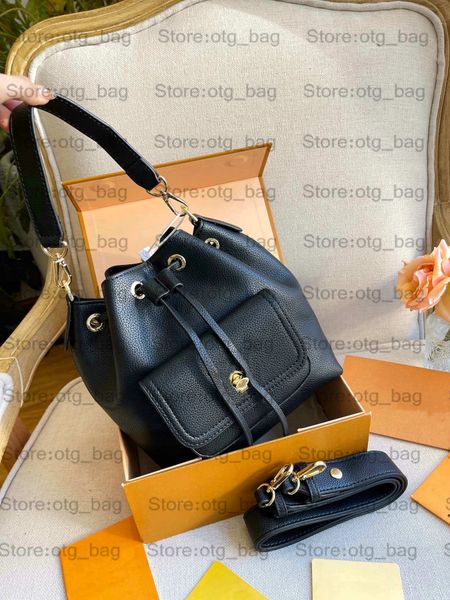 lockme bucket handle bag grained leather collection womens luxurys designers cross body bags handbags purses crossbody m57687 m57688 m5768
lockme bucket handle bag grained leather collection womens luxurys designers cross body bags handbags purses crossbody m57687 m57688 m5768