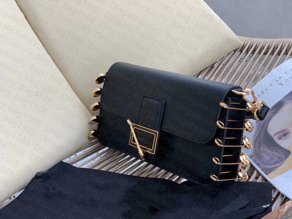 7a women bag single shoulder bag coin medusa clamshell design oblique chain bag import head layer cowhide fashion pin metal logo designer
7a women bag single shoulder bag coin medusa clamshell design oblique chain bag import head layer cowhide fashion pin metal logo designer