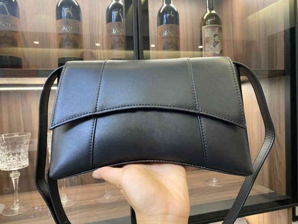 evening bag balenciga italy designer fashion brand women leather hourglass trend shoulder crossbo
evening bag balenciga italy designer fashion brand women leather hourglass trend shoulder crossbo