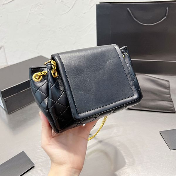 shoulder bags mini handbag chain crossbody bags diamond quilted leather shoulder bag fashion metal letter flap evening clutch magnetic snap
shoulder bags mini handbag chain crossbody bags diamond quilted leather shoulder bag fashion metal letter flap evening clutch magnetic snap
