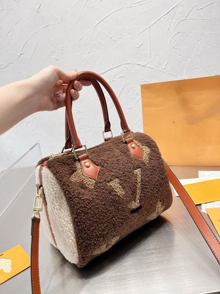 designer bag new handbag wool winter women's high bag pillow shoulder crossbody
designer bag new handbag wool winter women's high bag pillow shoulder crossbody