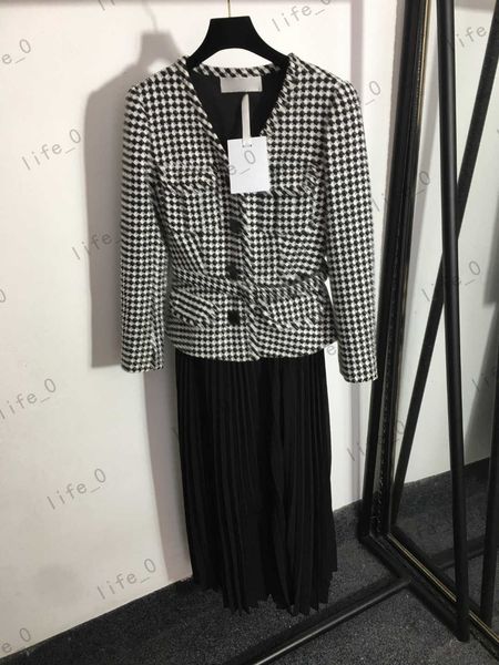 womens designer dress plaid lace-up jacket stitching pleated skirts tucked high waist straight skirt fashion women dresses, Black;gray
womens designer dress plaid lace-up jacket stitching pleated skirts tucked high waist straight skirt fashion women dresses, Black;gray