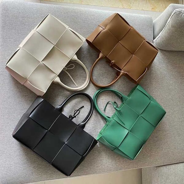 bottegass designer bags venetas new woven leather handbag womens fashion mother and son cow personality versatile advanced sense shoulder
bottegass designer bags venetas new woven leather handbag womens fashion mother and son cow personality versatile advanced sense shoulder